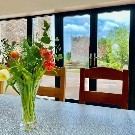 Elegant & Spacious With Wonderful Views