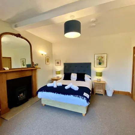 Elegant & Spacious With Wonderful Views Ferienhaus